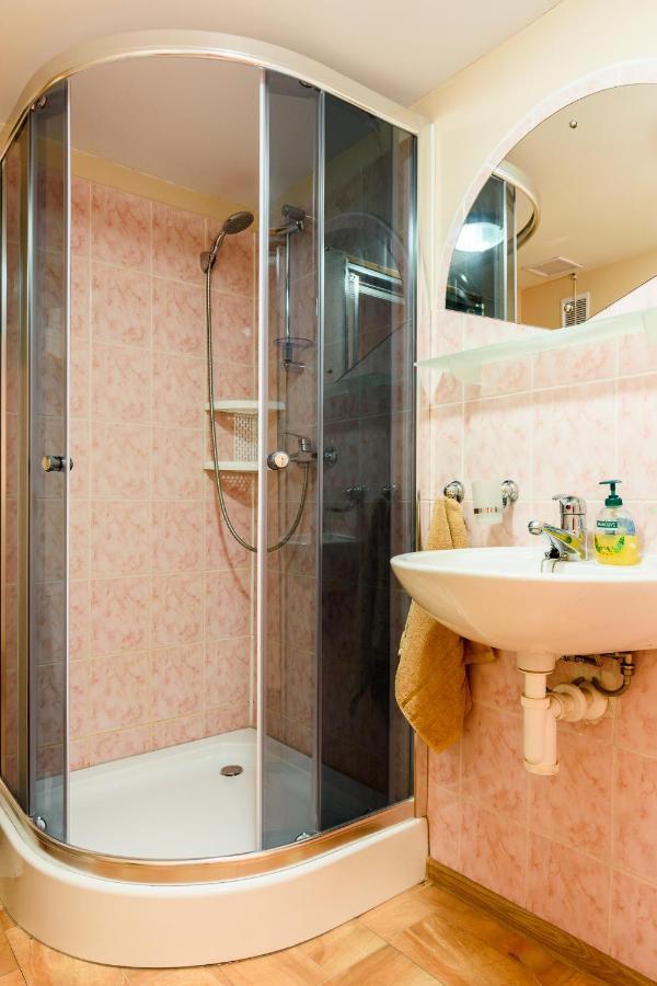 Chatka Elegant Bešeňová Exteriér fotografie